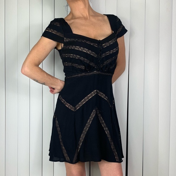 🎉🥂NWT |•FREE PEOPLE•| LAST ONE, SZ 4 LEFT • Retro Inspired Mini Dress - Picture 6 of 14